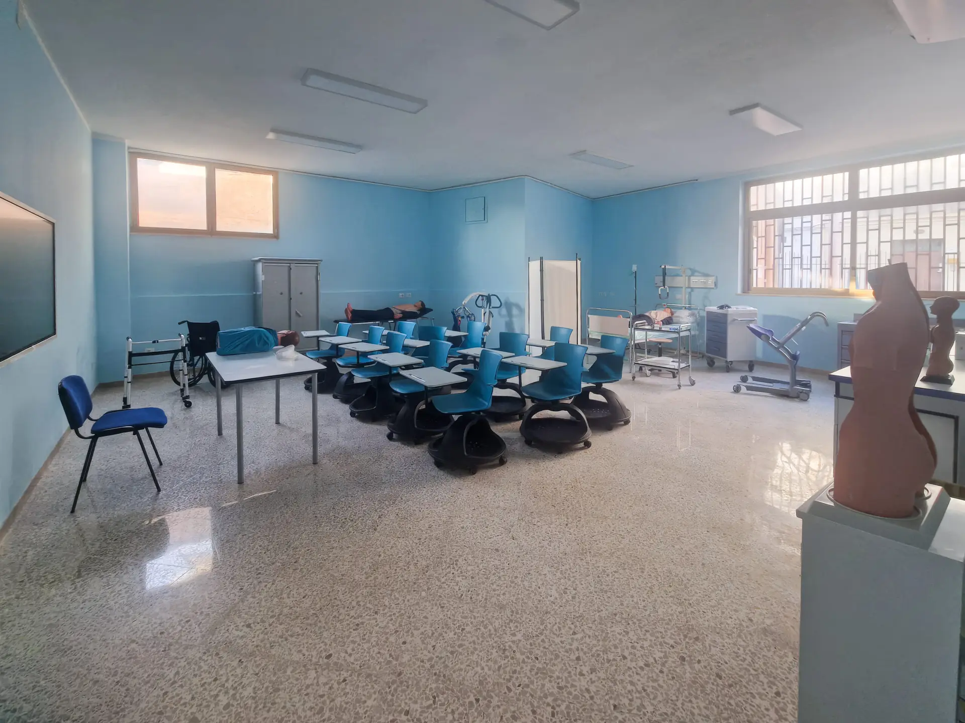 IISS Enrico Fermi Palermo Aula